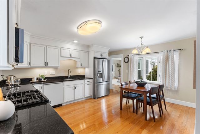 353 Concord Ave 353, Lexington, MA 02421