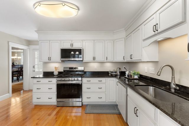 353 Concord Ave 353, Lexington, MA 02421