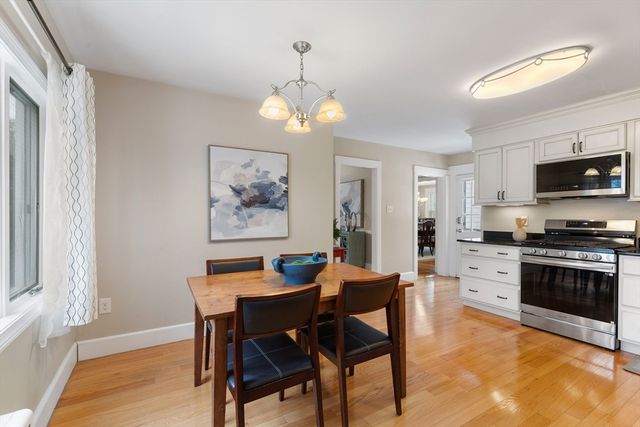 353 Concord Ave 353, Lexington, MA 02421