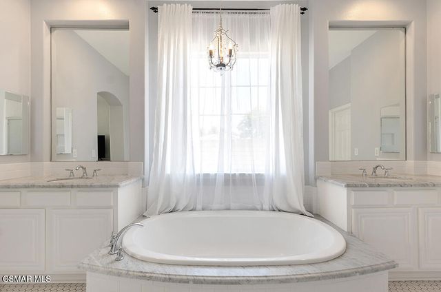 4383 Via Rio, Newbury Park, CA 91320