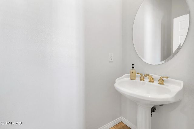 4383 Via Rio, Newbury Park, CA 91320