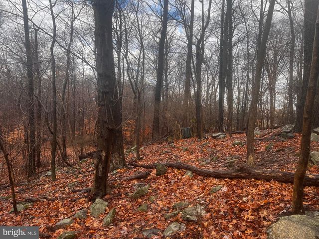 327 HIBERNIA RD., Coatesville, PA 19320