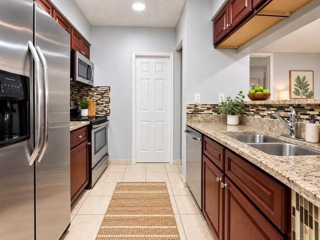 8643 MALLARD RESERVE DRIVE 202, Tampa, FL 33614