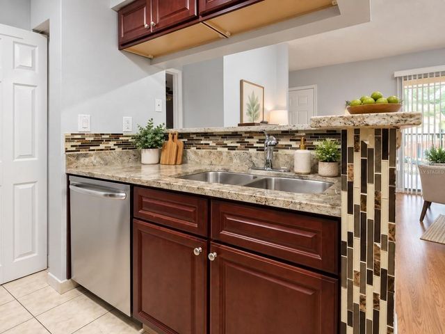 8643 MALLARD RESERVE DRIVE 202, Tampa, FL 33614