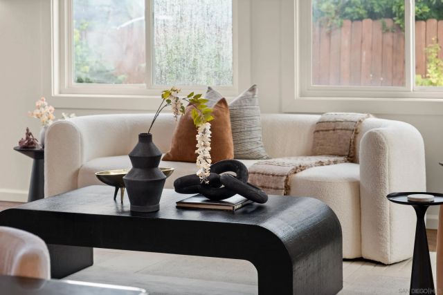 2713 Lancelot Dr, Oceanside, CA 92054