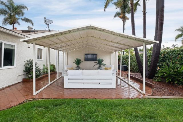 2713 Lancelot Dr, Oceanside, CA 92054