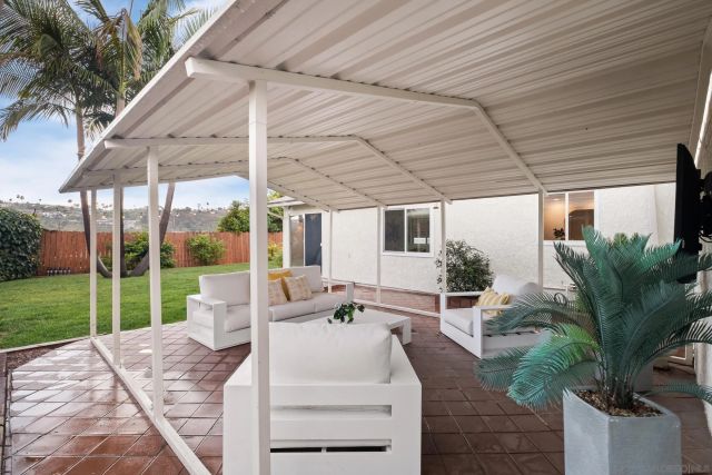 2713 Lancelot Dr, Oceanside, CA 92054