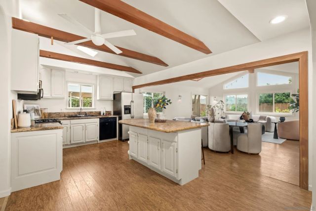 2713 Lancelot Dr, Oceanside, CA 92054