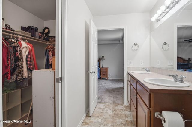 8220 N Salmonberry LOOP, Hayden, ID 83835