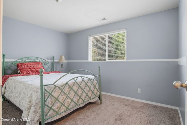 8220 N Salmonberry LOOP, Hayden, ID 83835