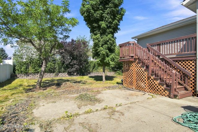 8220 N Salmonberry LOOP, Hayden, ID 83835
