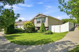 8220 N Salmonberry LOOP, Hayden, ID 83835