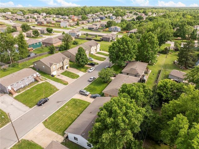 512-514 Maier Drive, Belton, MO 64012