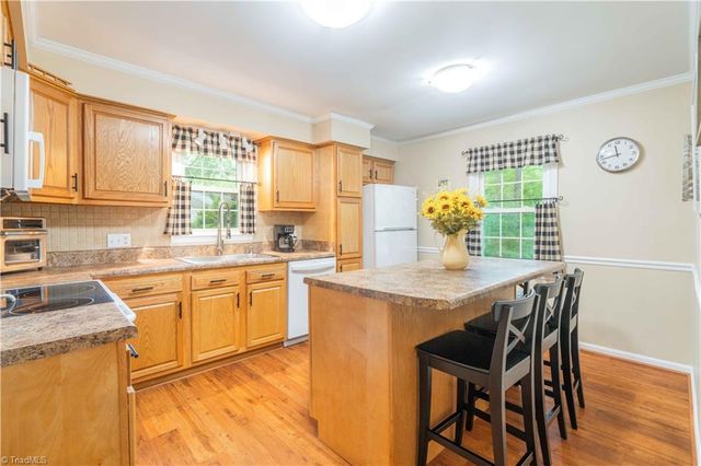 4921 Gladwyn Drive, Winston-salem, NC 27104