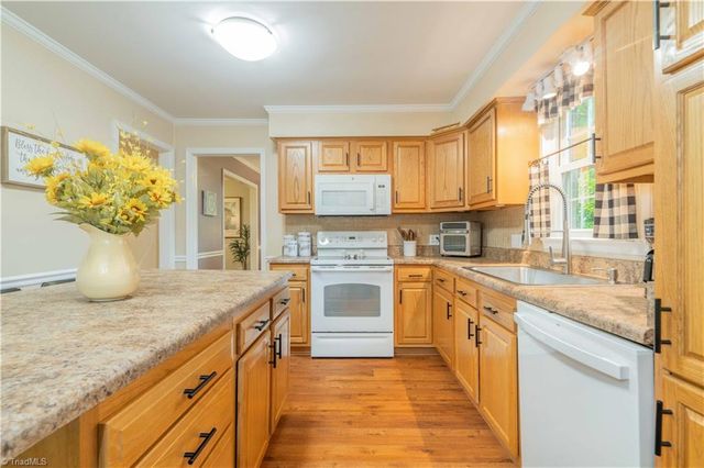 4921 Gladwyn Drive, Winston-salem, NC 27104