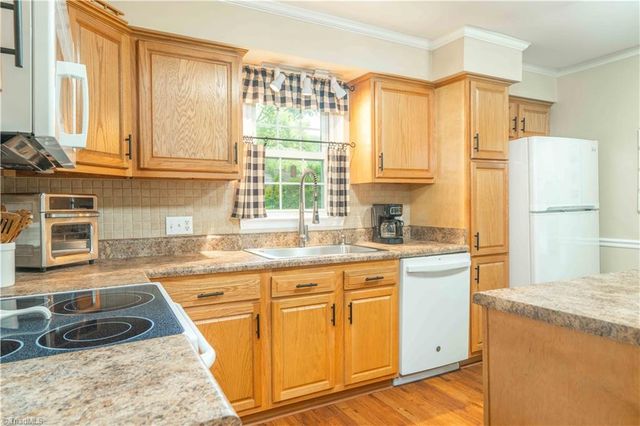 4921 Gladwyn Drive, Winston-salem, NC 27104