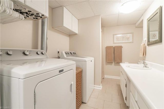 4921 Gladwyn Drive, Winston-salem, NC 27104