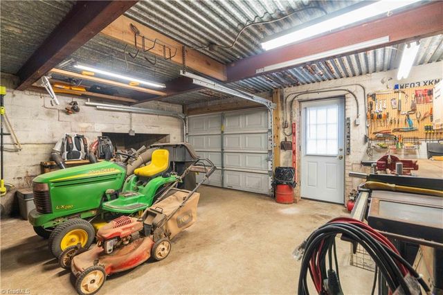 4921 Gladwyn Drive, Winston-salem, NC 27104