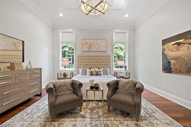 6121 Golfview Drive, Bloomfield Hills, MI 48301