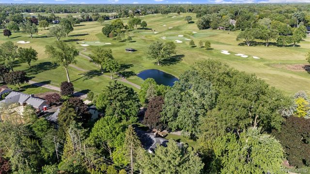 6121 Golfview Drive, Bloomfield Hills, MI 48301