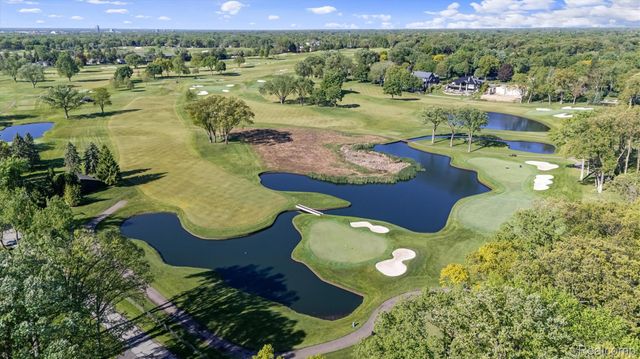 6121 Golfview Drive, Bloomfield Hills, MI 48301