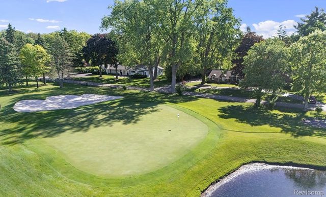 6121 Golfview Drive, Bloomfield Hills, MI 48301