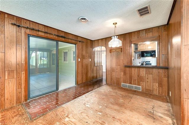 5327 Outlook Street, Mission, KS 66202