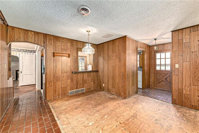 5327 Outlook Street, Mission, KS 66202