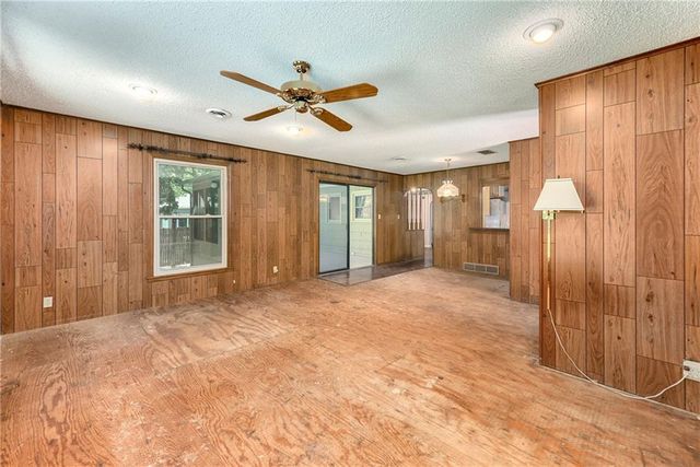 5327 Outlook Street, Mission, KS 66202