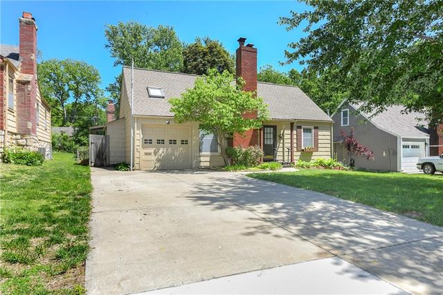 5327 Outlook Street, Mission, KS 66202