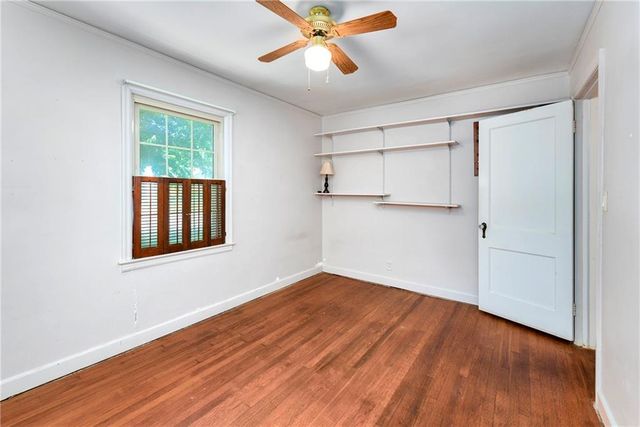 5327 Outlook Street, Mission, KS 66202