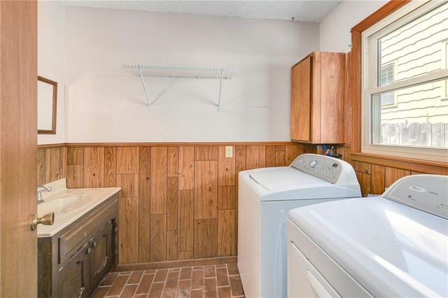 5327 Outlook Street, Mission, KS 66202