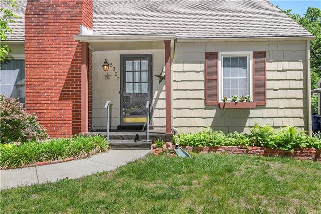5327 Outlook Street, Mission, KS 66202