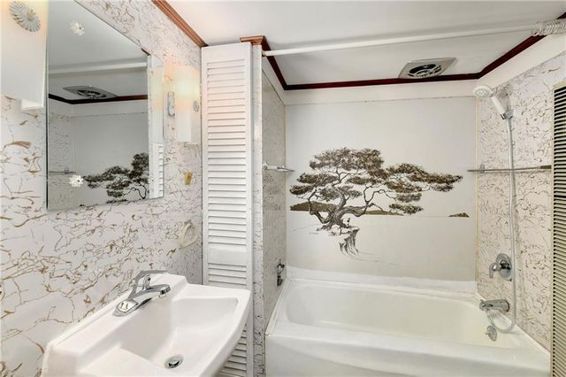 5327 Outlook Street, Mission, KS 66202