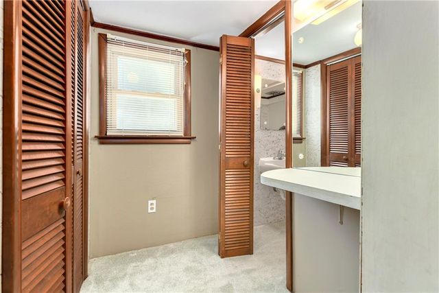 5327 Outlook Street, Mission, KS 66202