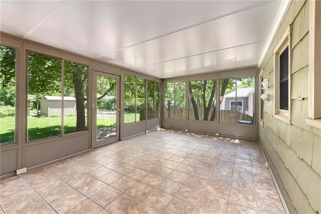 5327 Outlook Street, Mission, KS 66202