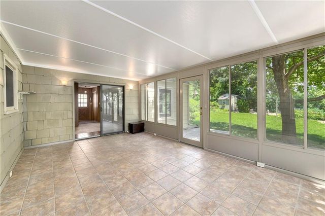 5327 Outlook Street, Mission, KS 66202