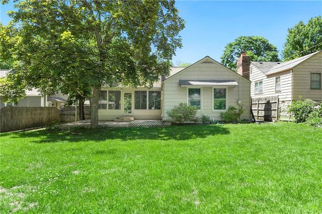 5327 Outlook Street, Mission, KS 66202