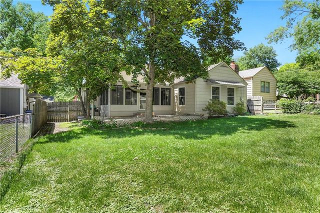 5327 Outlook Street, Mission, KS 66202