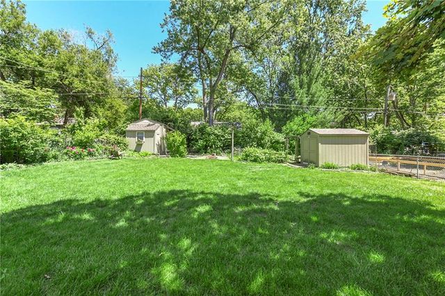 5327 Outlook Street, Mission, KS 66202