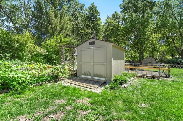 5327 Outlook Street, Mission, KS 66202