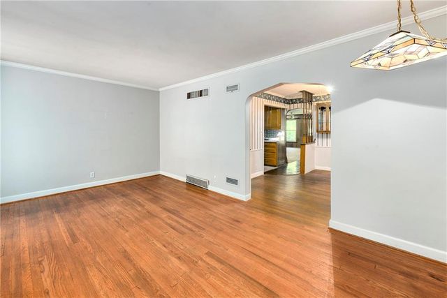 5327 Outlook Street, Mission, KS 66202