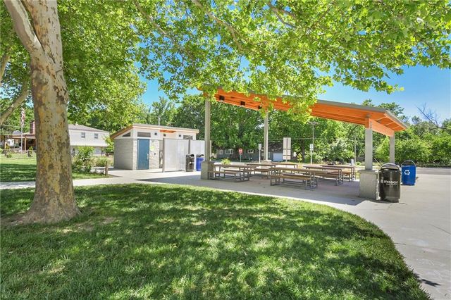 5327 Outlook Street, Mission, KS 66202