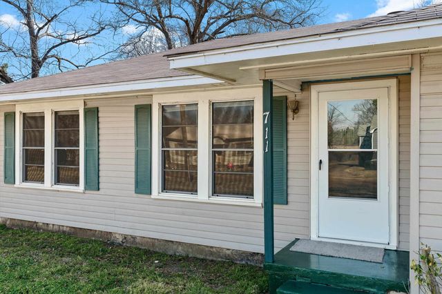 711 Bluebonnet, Hughes Springs, TX 75656