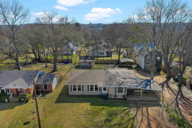 711 Bluebonnet, Hughes Springs, TX 75656