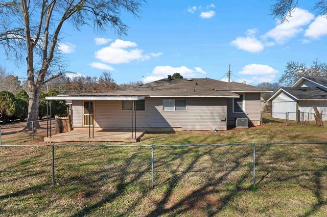 711 Bluebonnet, Hughes Springs, TX 75656