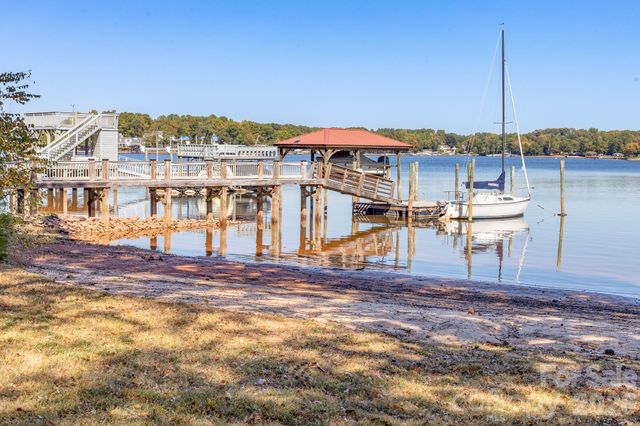 17005 Belle Isle Drive, Cornelius, NC 28031