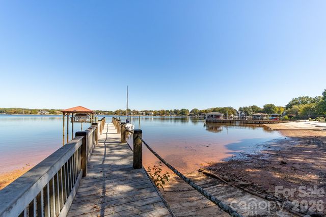 17005 Belle Isle Drive, Cornelius, NC 28031