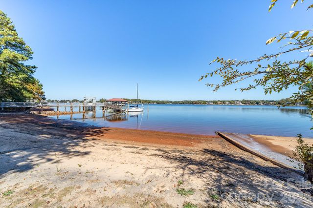 17005 Belle Isle Drive, Cornelius, NC 28031