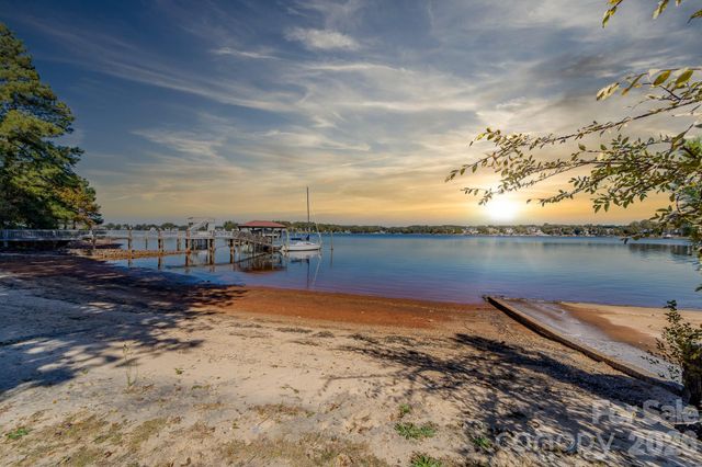 17005 Belle Isle Drive, Cornelius, NC 28031